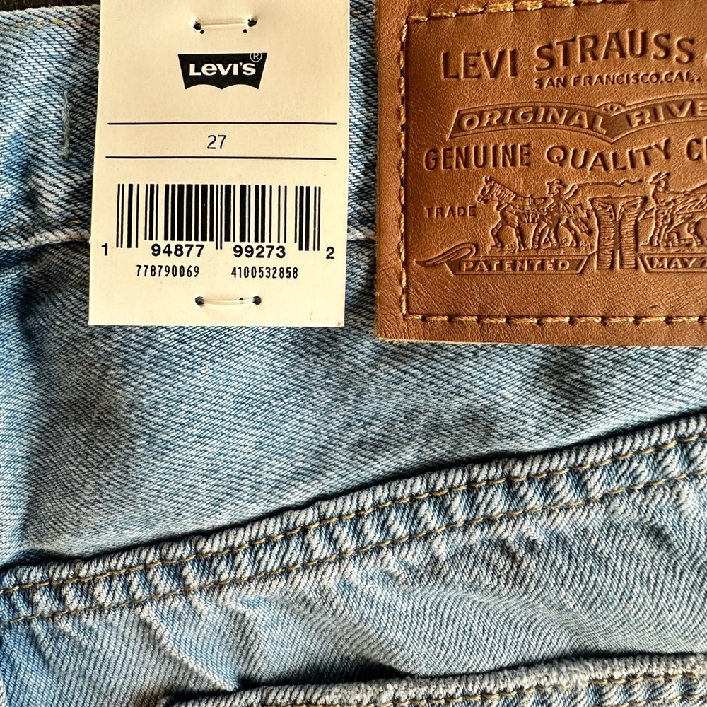 Levi's Women's Rib age Shorts Light Blue Size 27 NWT - Picture 7 of 12